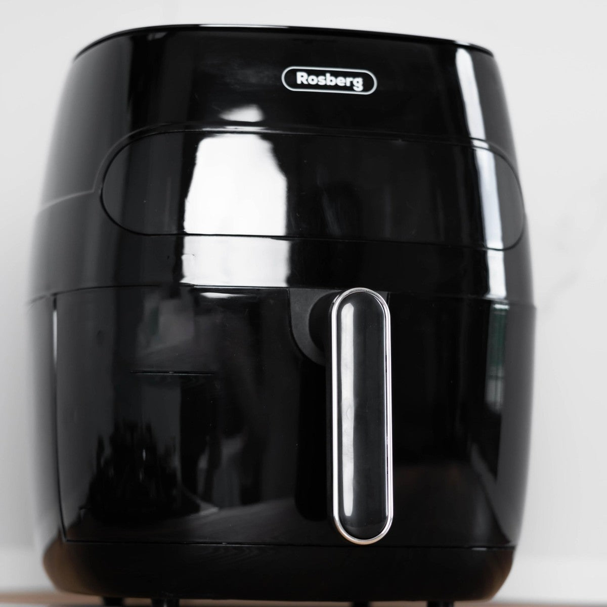 AirFryer без масло с горещ въздух, 7 програми, 5.2 литра, 1350W, cooltouch дръжка, таймер 60мин, LED, Touch, 200°C, 360°